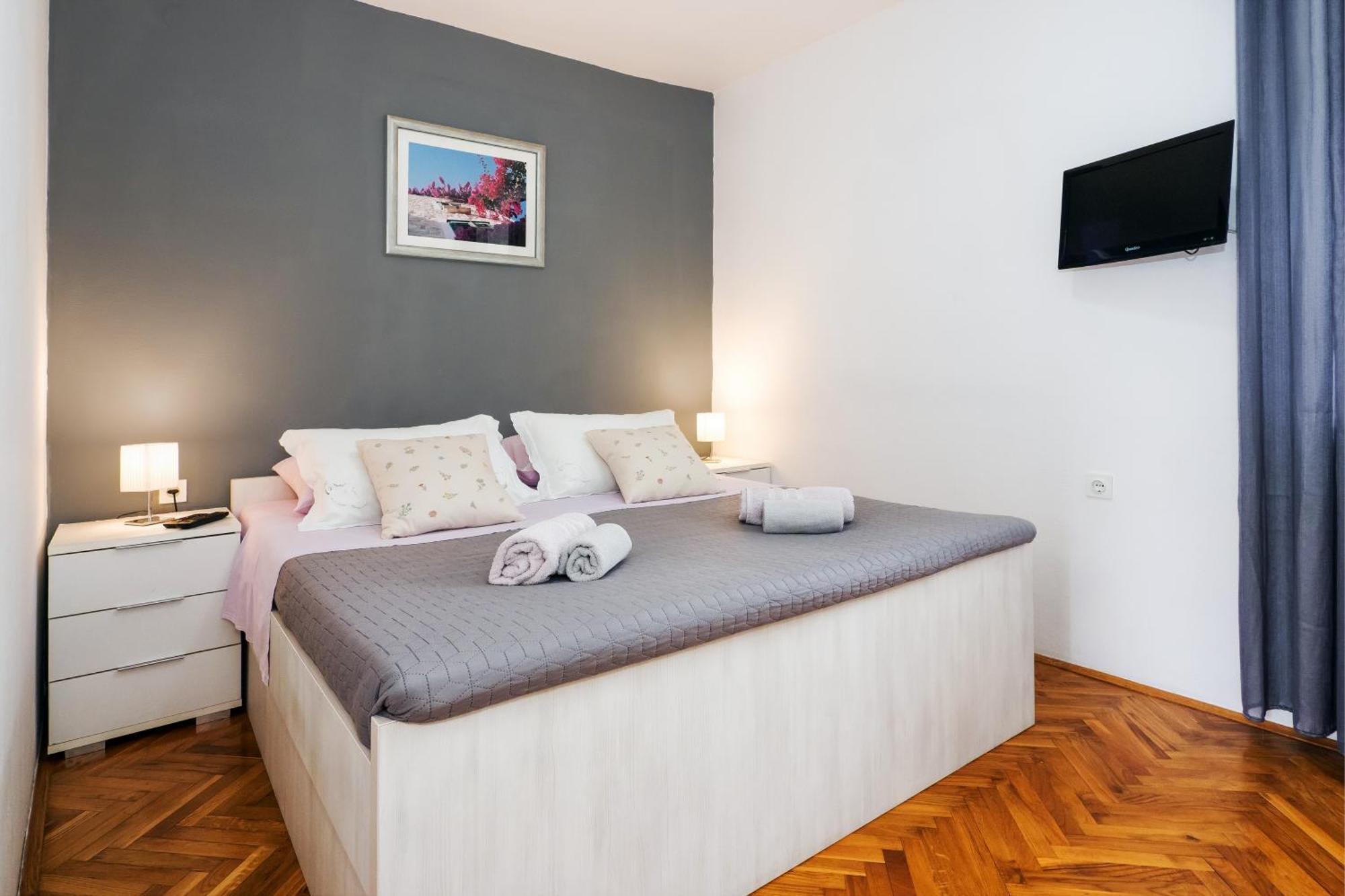 'radunica' - Local Home, Near Riva & Market Apartment Split